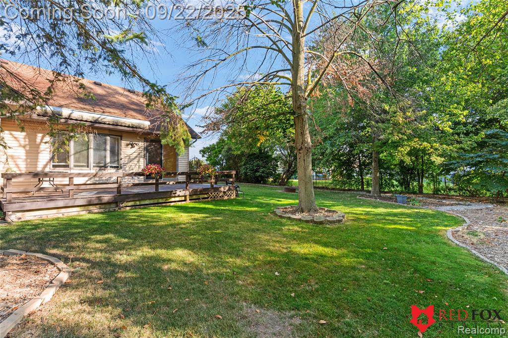 6031 Oak Creek Drive, Swartz Creek, MI 48473 — Photo 30