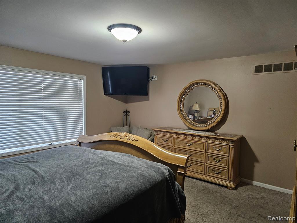 50452 MADISON Drive, Macomb, MI 48044 — Photo 15