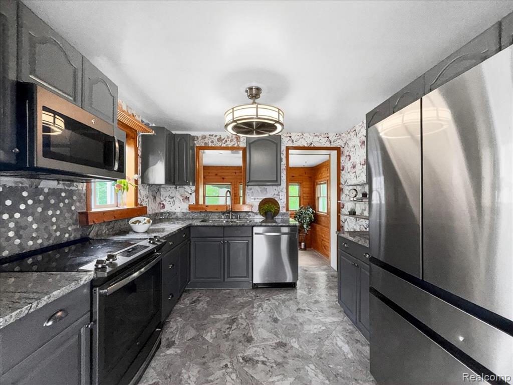 2086 Miles Road, Lapeer, MI 48446 — Photo 20