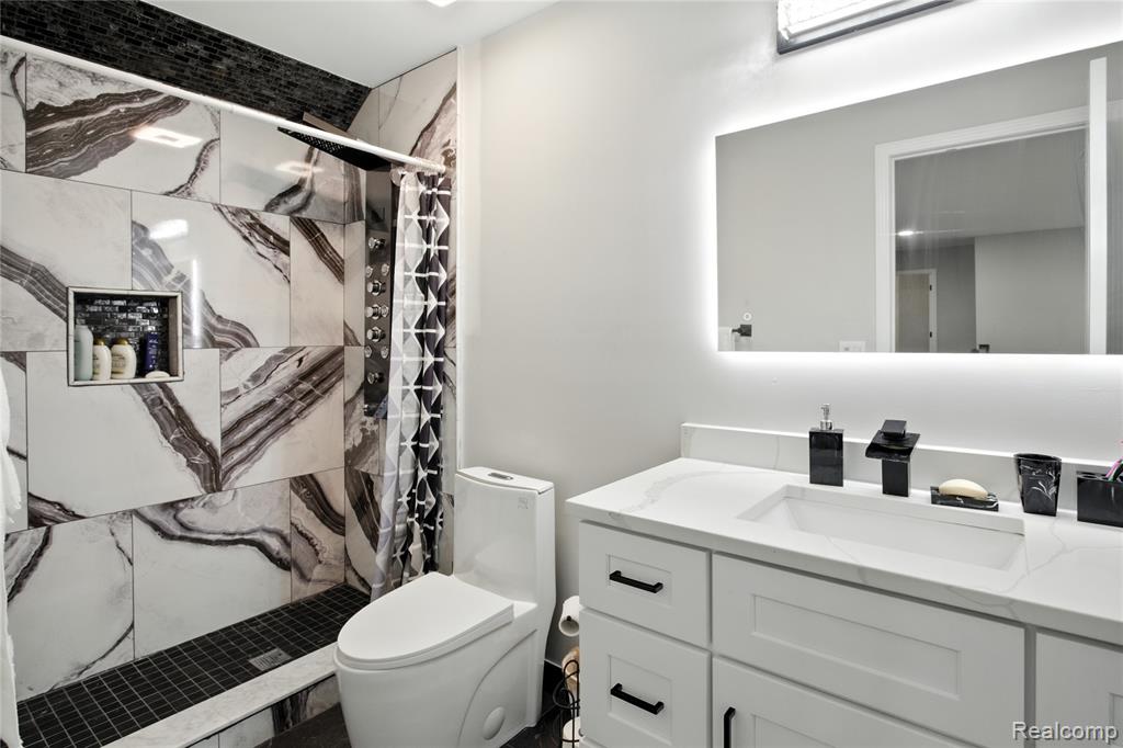 48821 Tremont Drive, Macomb, MI 48044 — Photo 40