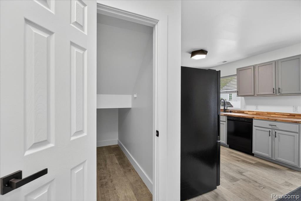 48 Broadway St., Suite D, Oxford, MI 48371 — Photo 17