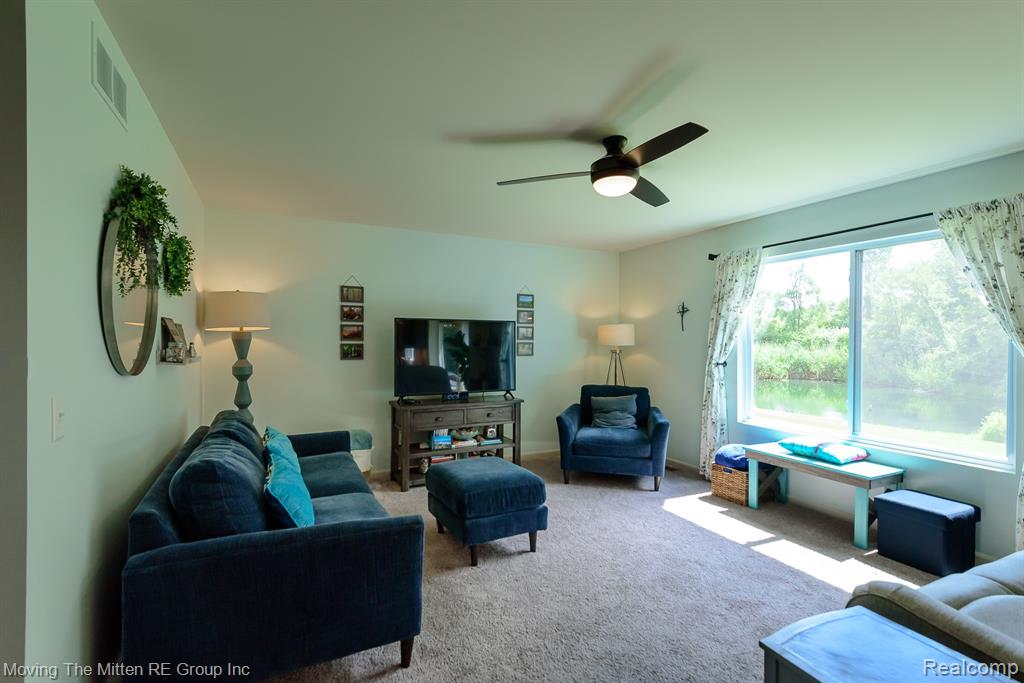 42773 Colonial Road, Van Buren, MI 48111 — Photo 11