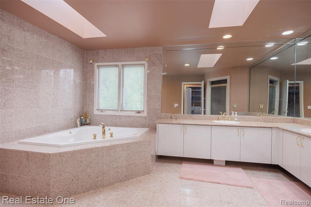 4149 Marlwood Drive, West Bloomfield, MI 48323 — Photo 48