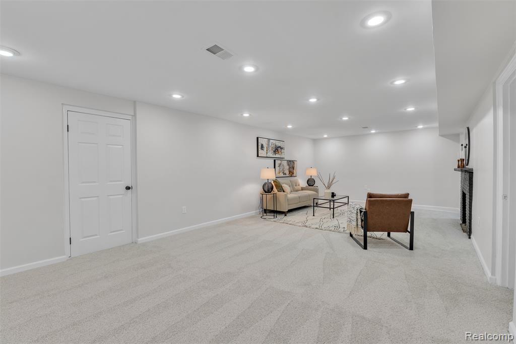 18755 Cambridge Boulevard, Lathrup Village, MI 48076 — Photo 45