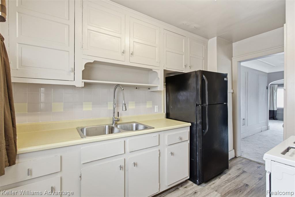 10388 Cedarlawn Street, Detroit, MI 48204 — Photo 13