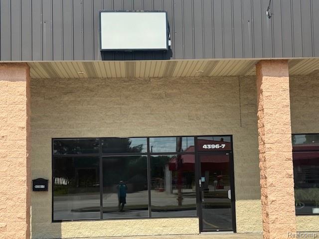 4392 Dixie hwy, Waterford, MI — Photo 5