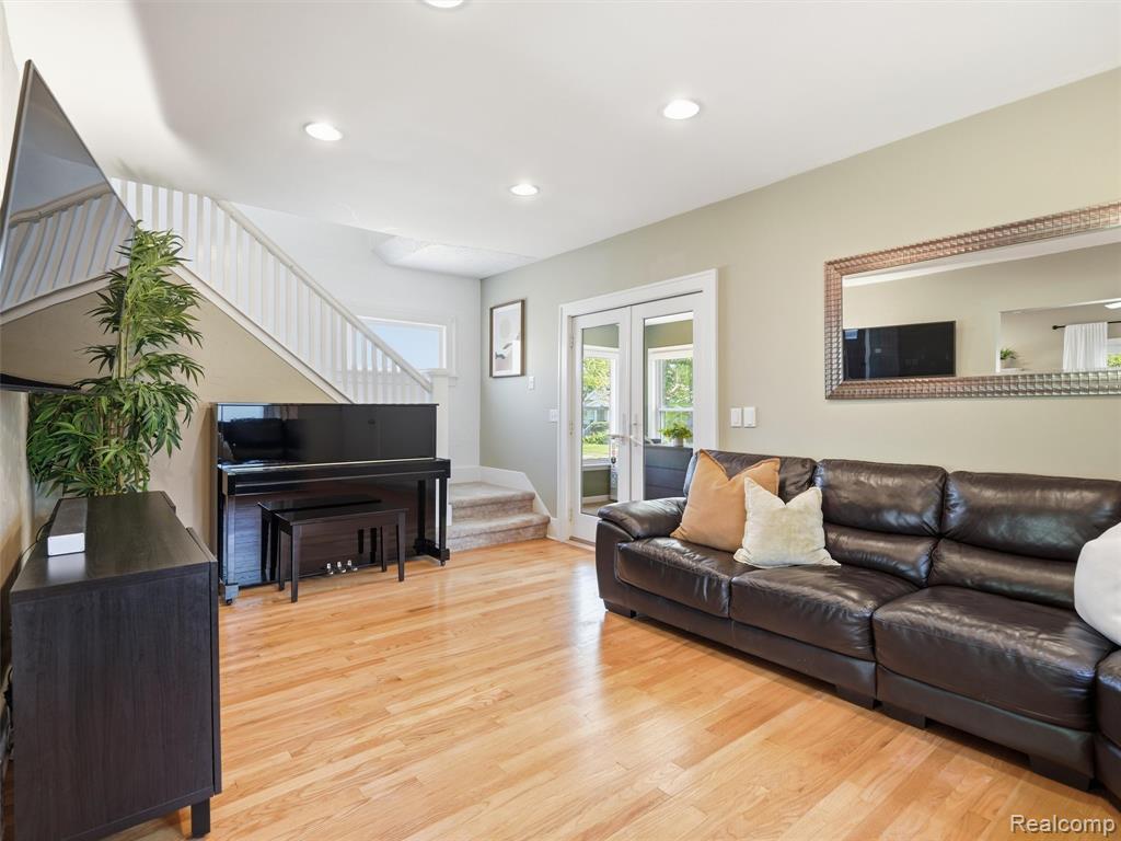 626 Kayser Avenue, Royal Oak, MI 48067 — Photo 8