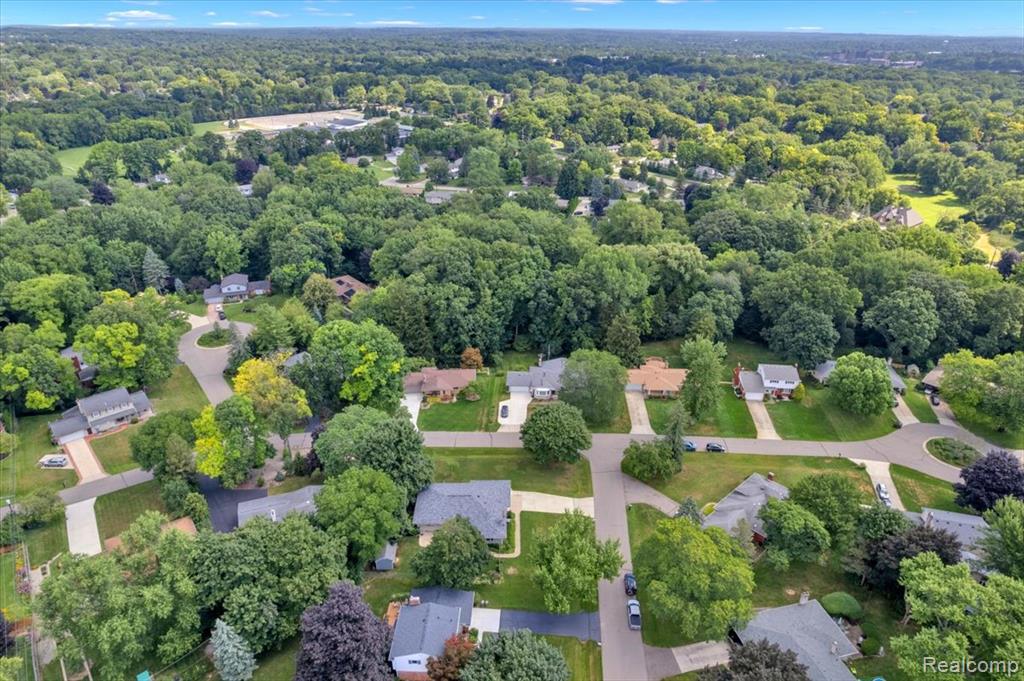 724 Lynndale Drive, Rochester Hills, MI 48309 — Photo 34