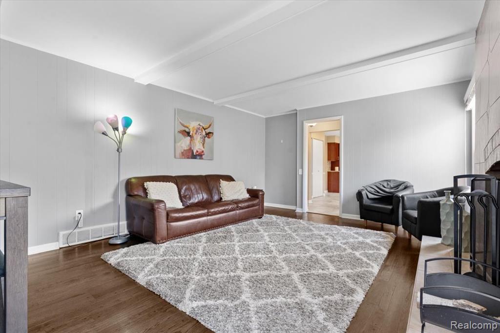 31065 Old Stage Road, Beverly Hills, MI 48025 — Photo 9