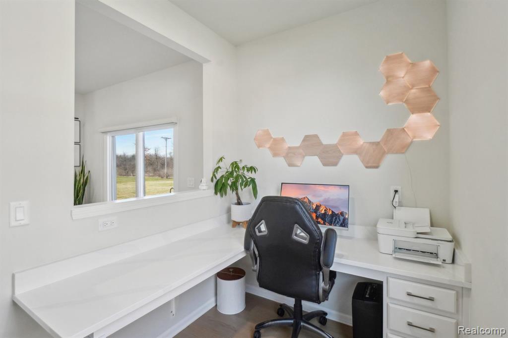 2466 MEADOW HILLS Drive, Ann Arbor, MI 48108 — Photo 21