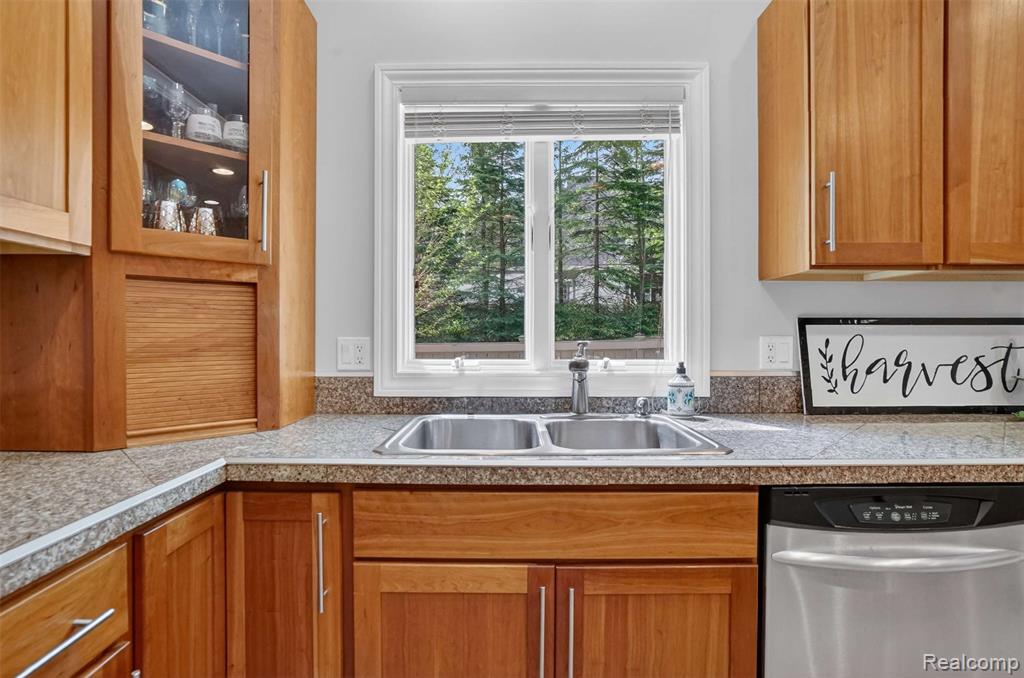 9194 Orion Drive, Brighton, MI 48114 — Photo 10