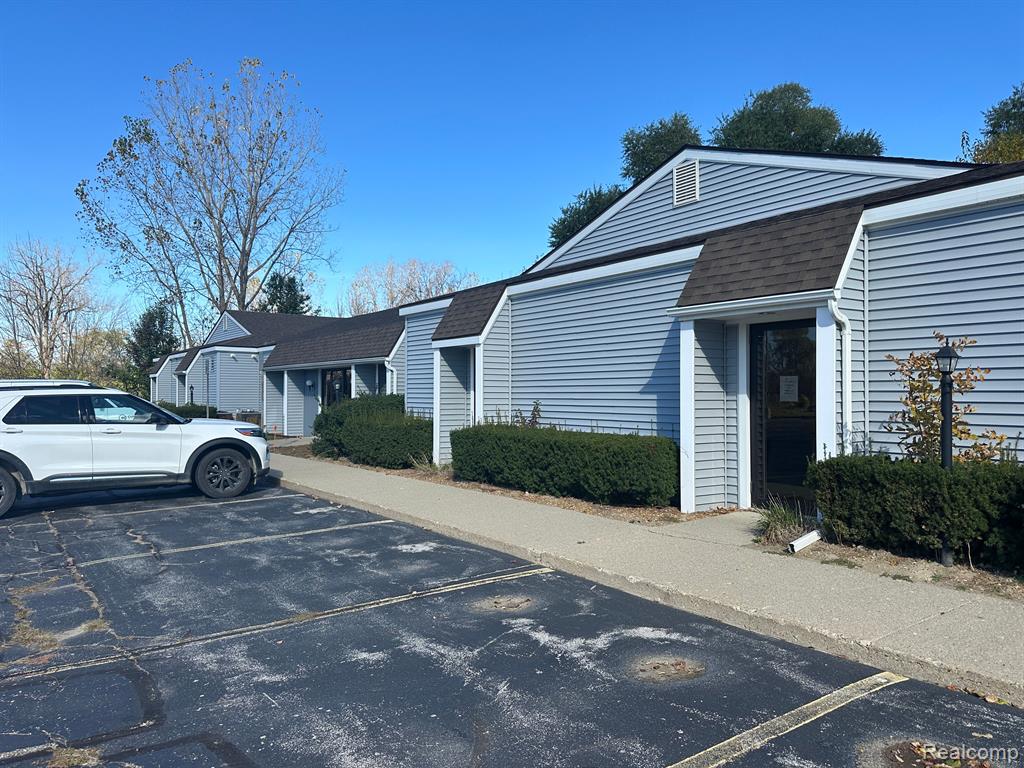 6317 TAYLOR Drive, Flint, MI 48507 — Photo 3