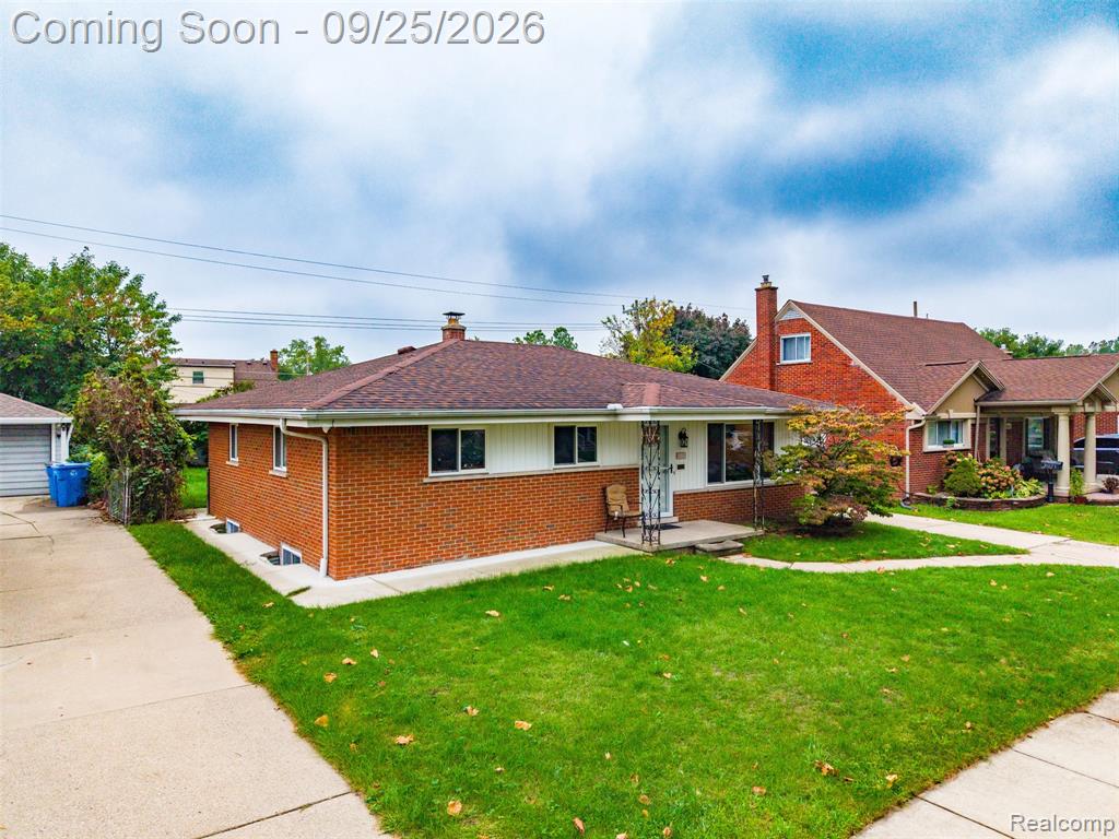 20811 Crestmont Lane, Dearborn Heights, MI 48127