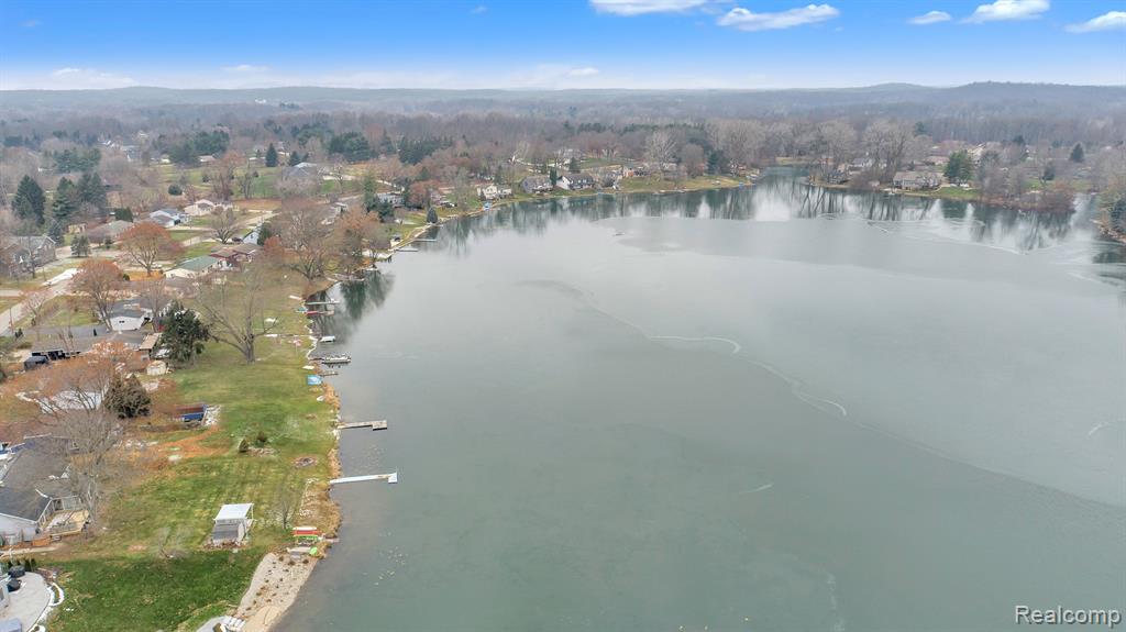 6133 LOCHMORE Drive, Commerce Twp, MI 48382 — Photo 41