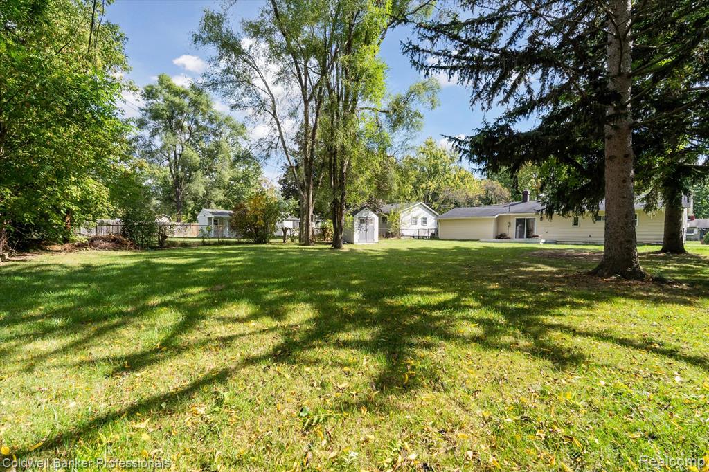 6314 Woodsdale Drive, Grand Blanc, MI 48439 — Photo 34