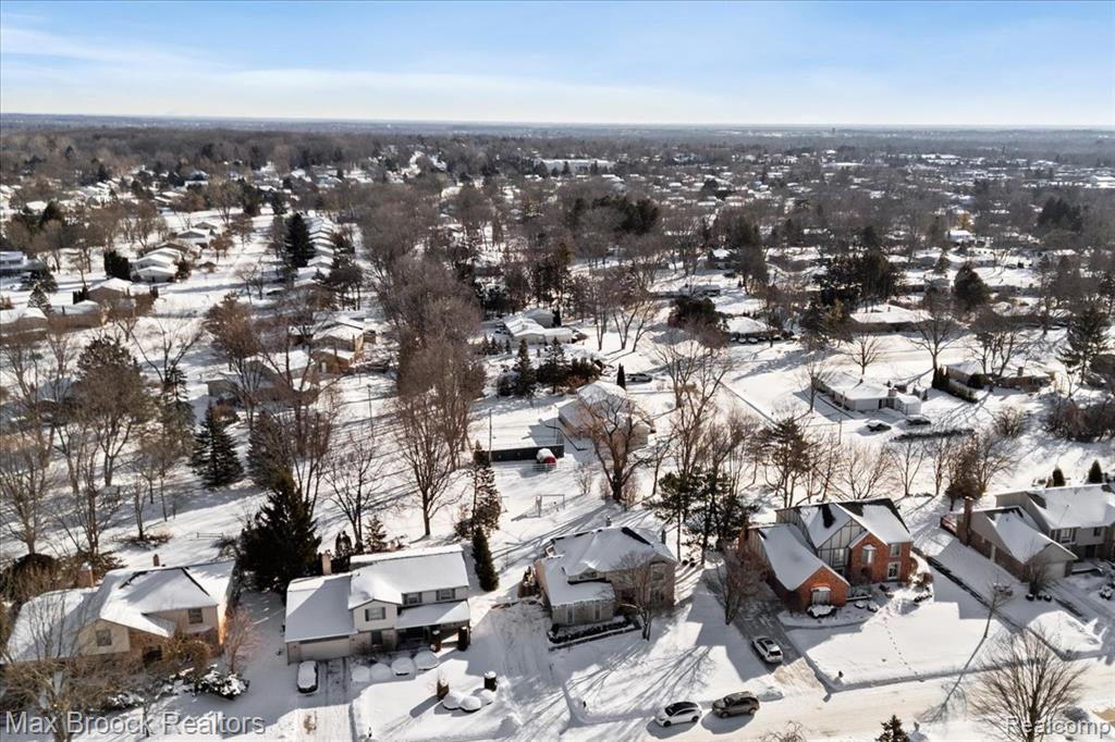 412 Shellbourne Drive, Rochester Hills, MI 48309 — Photo 49