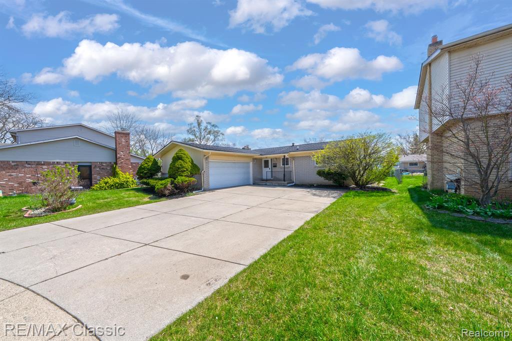 44285 SUFFOLK Court, Canton, MI 48187 — Photo 4