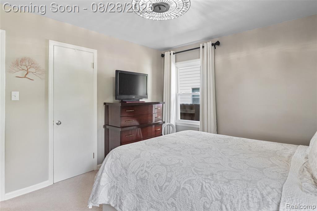 727 S Vermont Avenue, Royal Oak, MI 48067 — Photo 19