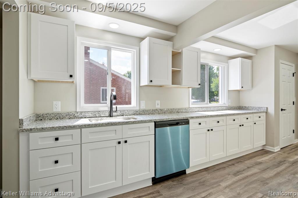 9844 E Clements Circle, Livonia, MI 48150 — Photo 10