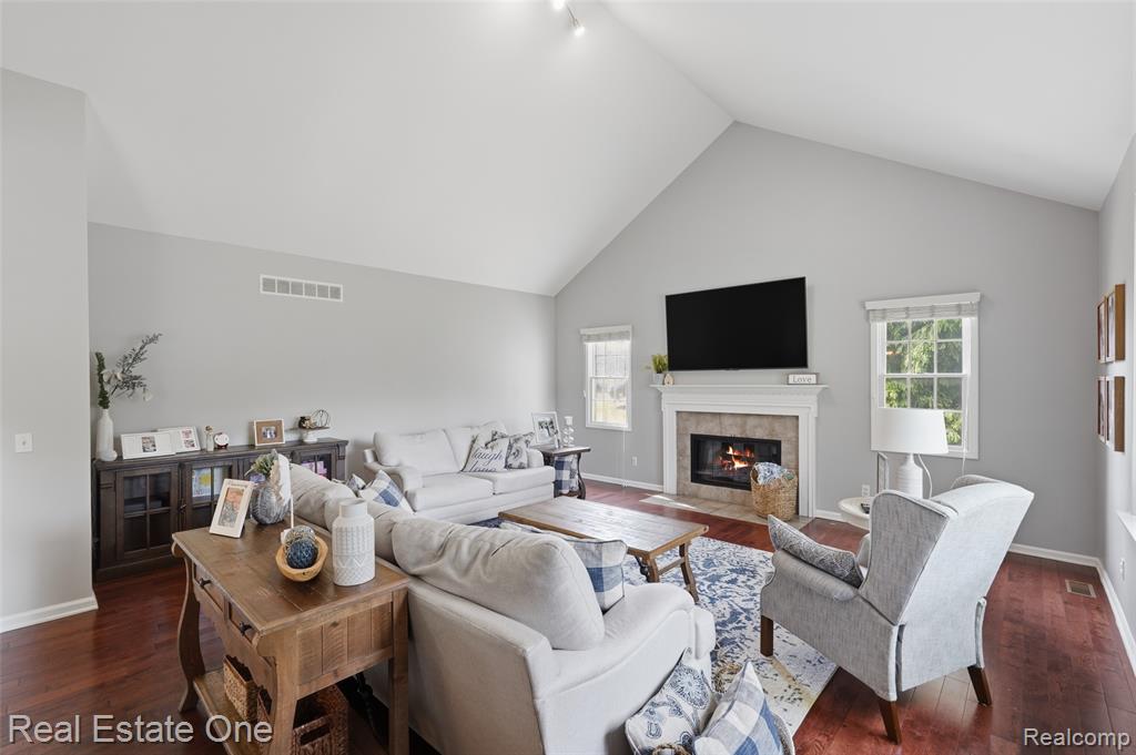 5097 Birkdale Drive, Commerce Twp, MI 48382 — Photo 19