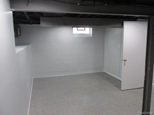 953 NEW YORK Avenue, Lincoln Park, MI 48146 — Photo 11