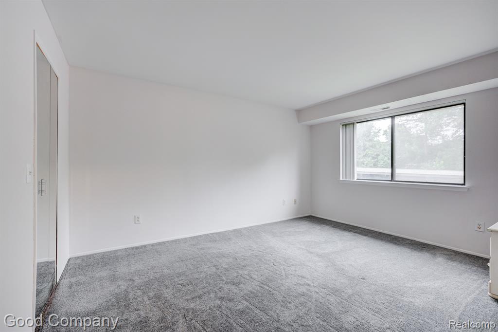 30056 W 12 MILE Road, 79, Farmington Hills, MI 48334 — Photo 21