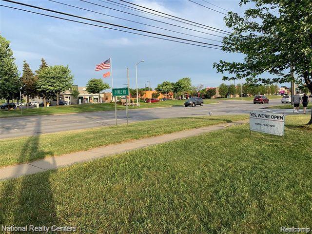 43300 HAYES, Clinton Twp, MI 48038 — Photo 2