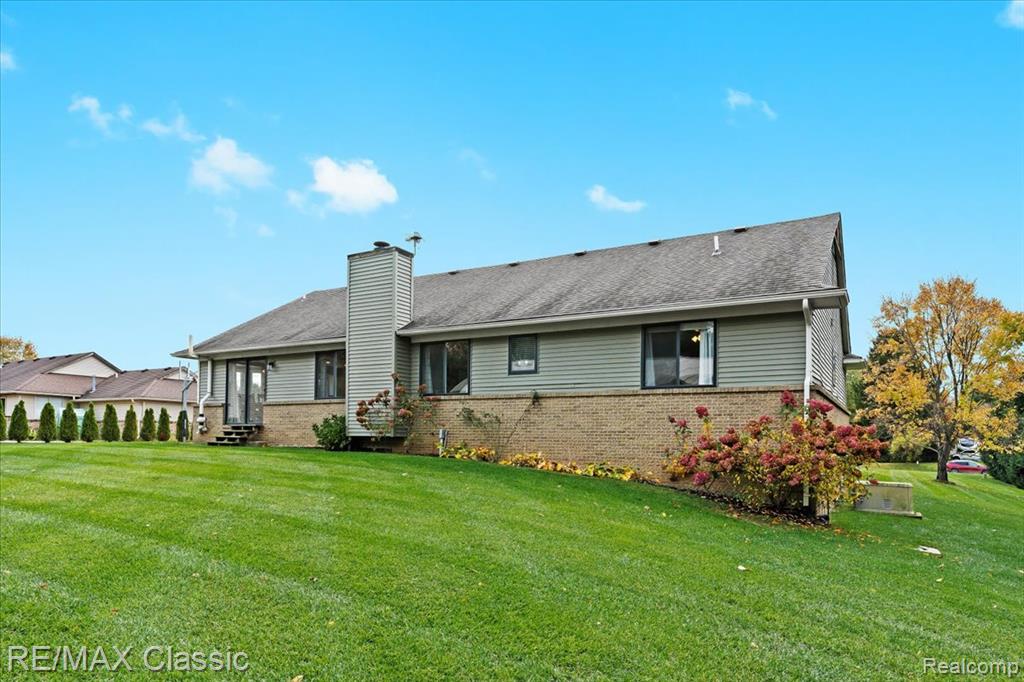 13947 Hearthstone Lane, Hartland, MI 48353 — Photo 35