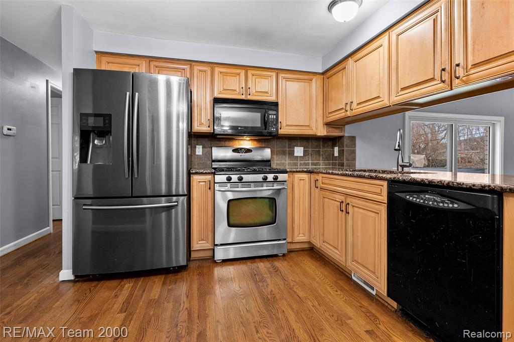 39784 Hillary Drive, Canton, MI 48187 — Photo 5