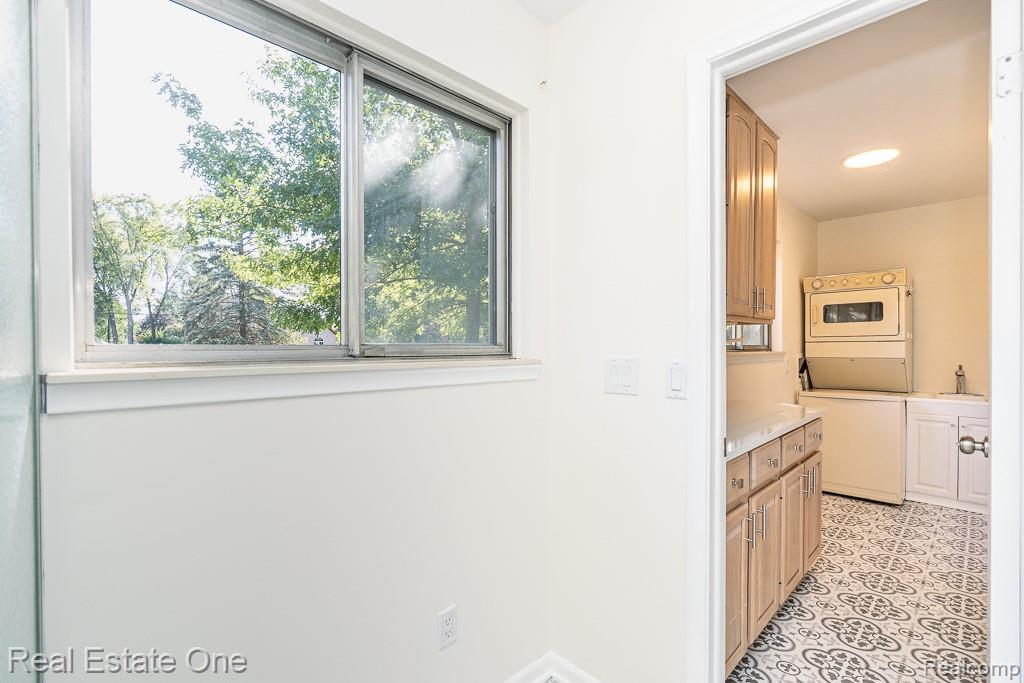 751 Troywood Drive, Troy, MI 48083 — Photo 29