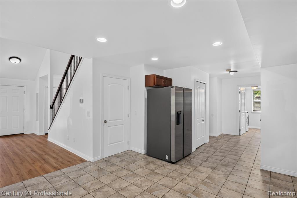2042 Decker Road, Walled Lake, MI 48390 — Photo 16
