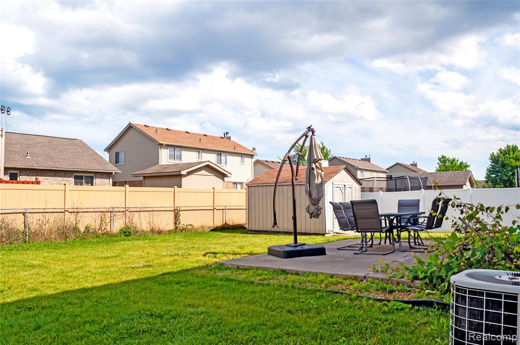 46158 Duke Drive, New Baltimore, MI — Photo 33