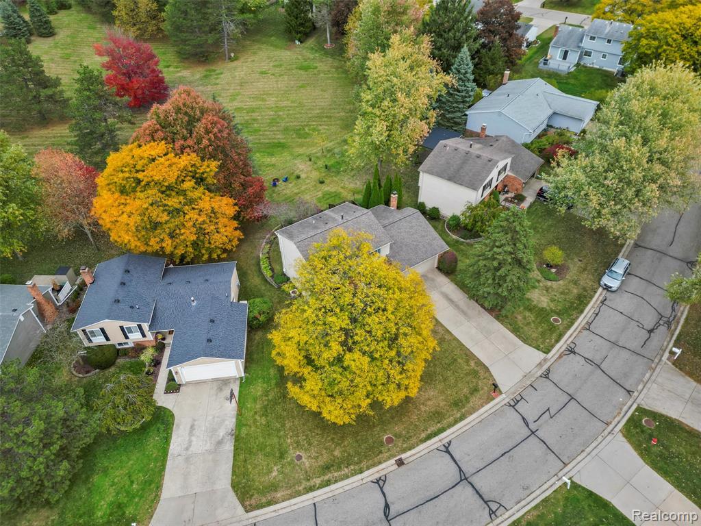 864 Dressler Lane, Rochester Hills, MI 48307 — Photo 47