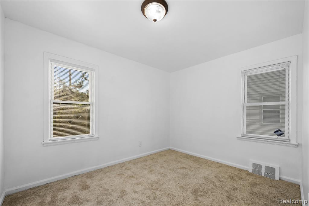8671 Rosemont Avenue, Detroit, MI 48228 — Photo 18