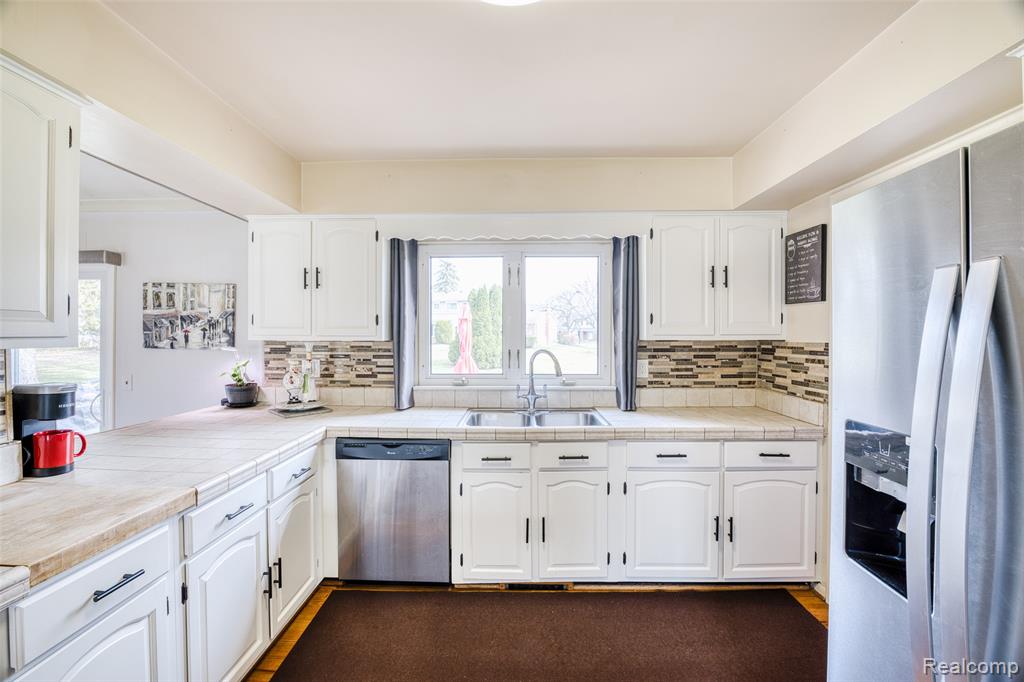 41862 Baintree Circle, Northville, MI 48168 — Photo 15