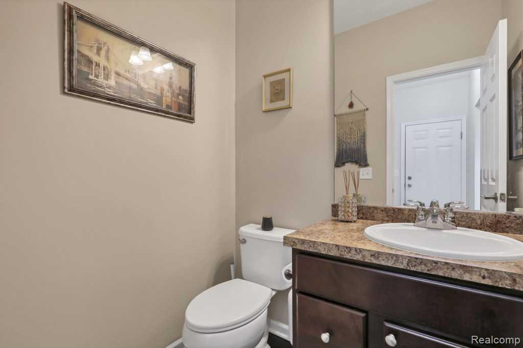 6873 Abbey Lane, Grand Ledge, MI 48837 — Photo 13