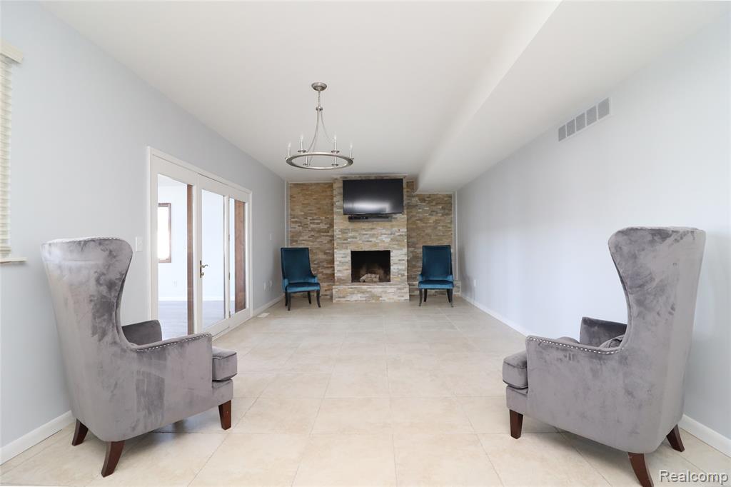 739 Kinloch Street, Dearborn Heights, MI 48127 — Photo 22