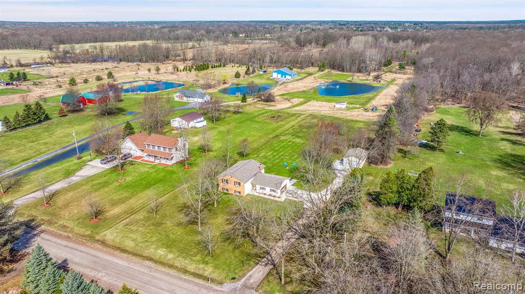 8255 BURPEE Road, Grand Blanc, MI 48439 — Photo 37