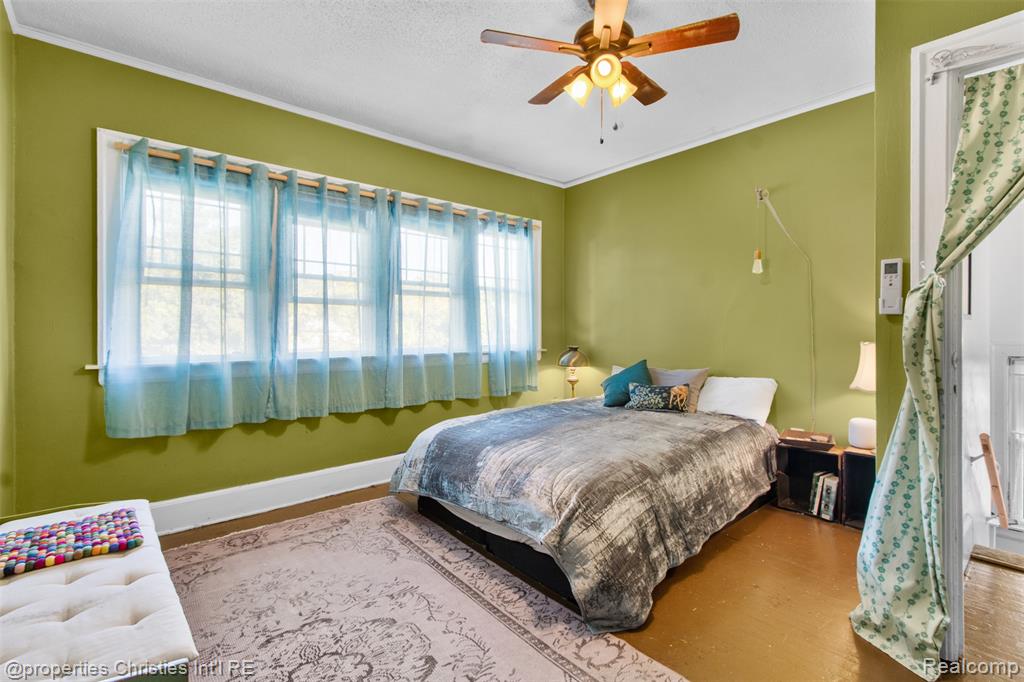 221 Chalmers Street, Detroit, MI 48215 — Photo 15