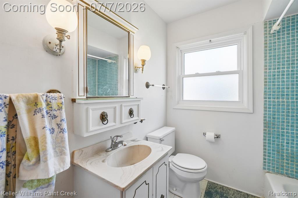 5110 Lyons Circle S, Warren, MI 48092 — Photo 12