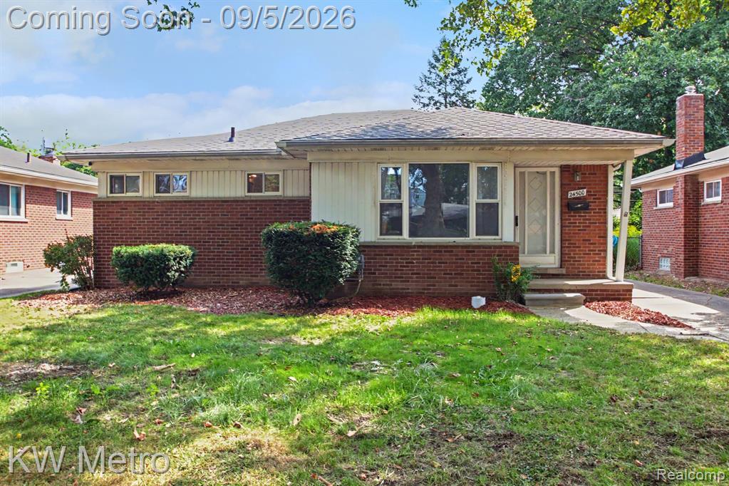 24500 Rosewood Street, Oak Park, MI 48237