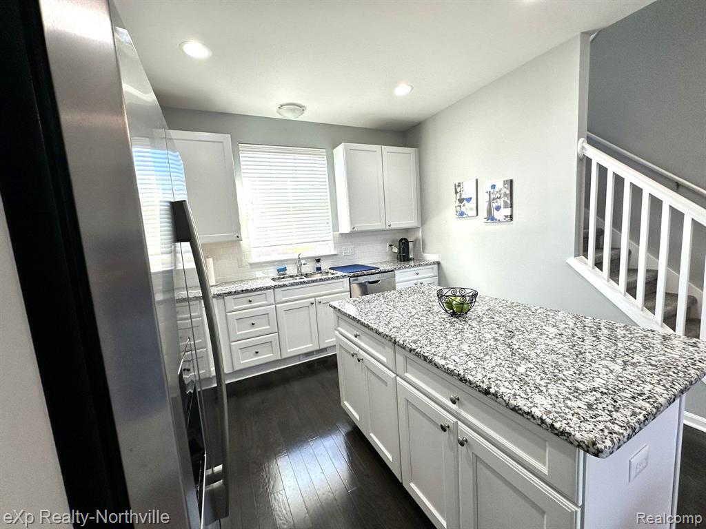 3196 JOHANNA WARE W, Wixom, MI 48393 — Photo 11