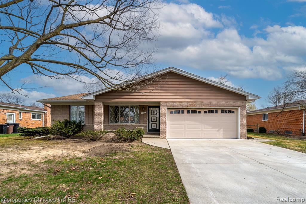 4684 CHAPEL Drive, Troy, MI 48085 — Photo 22