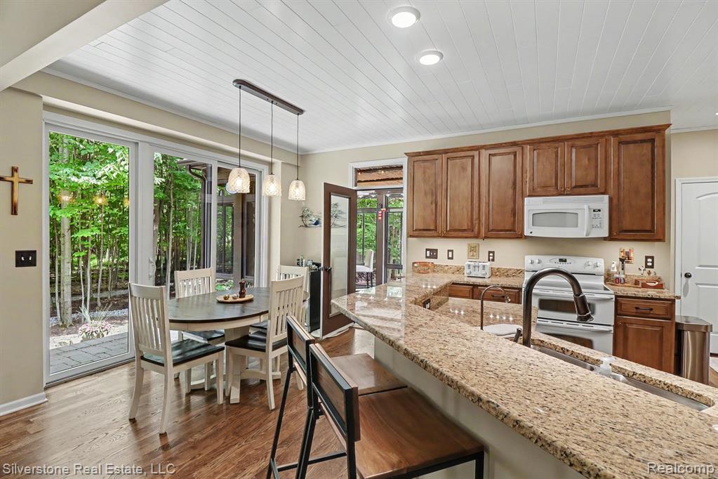 651 Wynstone Circle N, Oakland, MI — Photo 14