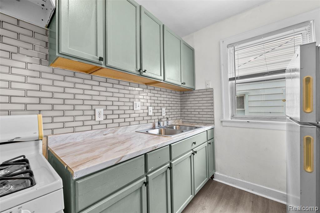 6406 Payne Avenue, Dearborn, MI 48126 — Photo 12