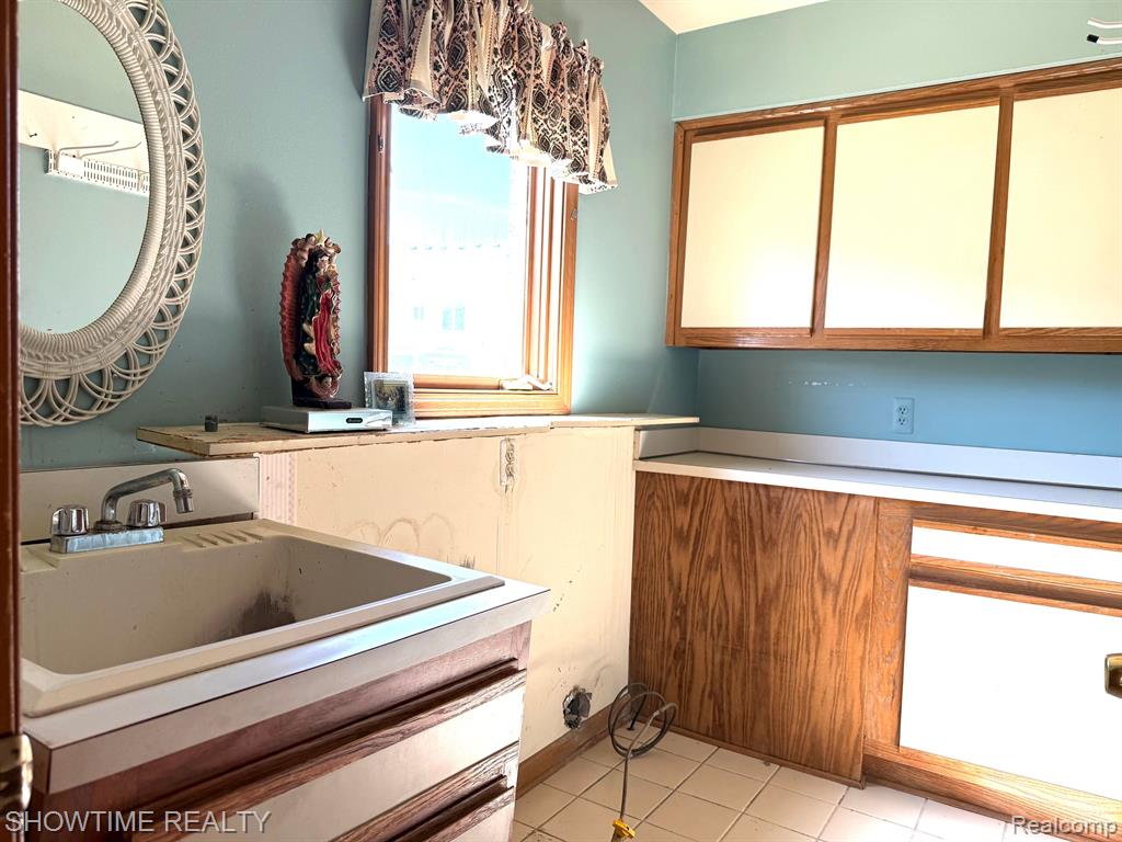 40537 DENBIGH Drive, Sterling Heights, MI 48310 — Photo 12