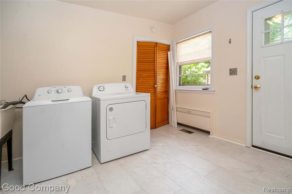 312 Dover Road, Waterford, MI 48328 — Photo 19