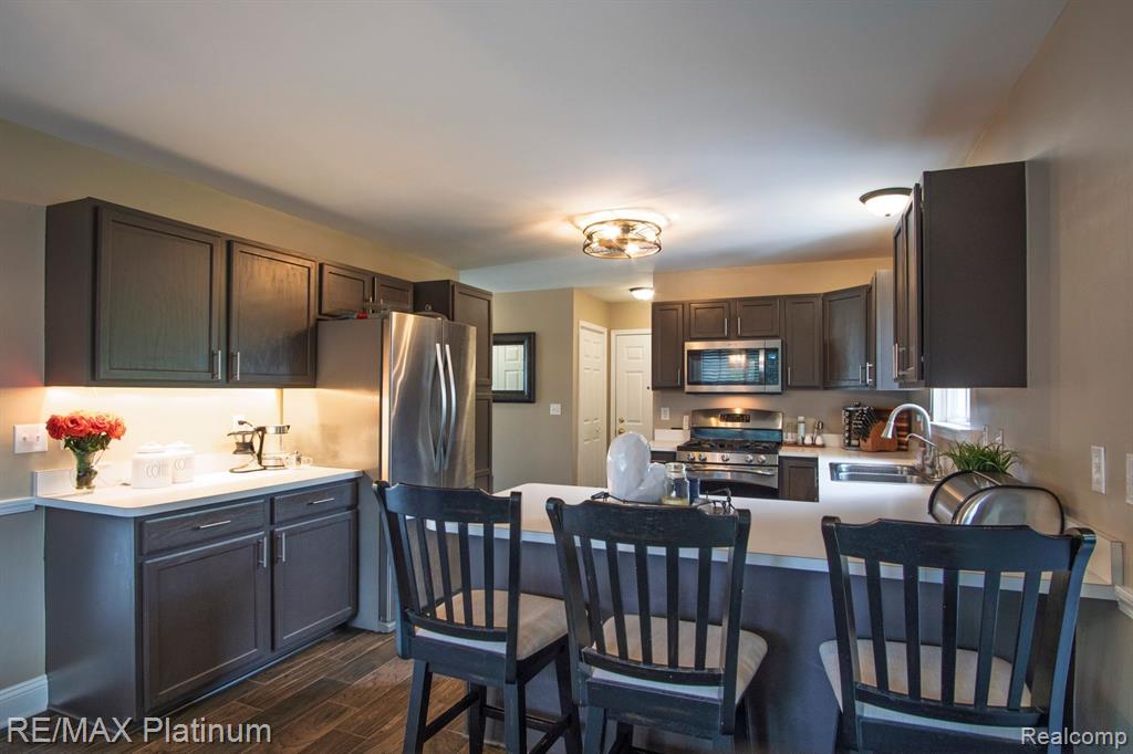 8313 Mill Pointe Court, Goodrich Vlg, MI — Photo 14
