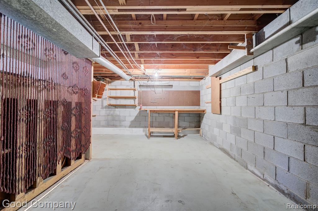 702 PARKMAN Drive, Bloomfield Hills, MI 48304 — Photo 45