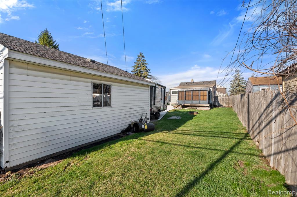 30752 Brush Street, Madison Heights, MI 48071 — Photo 22